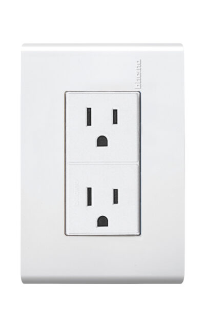 TOMA CORRIENTE DUP POL Y ATERR2P+T 15A127V C/PLACA BLANCO - E6028BN