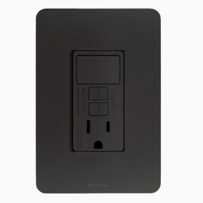 TOMA ICFT C/PROTEC INFA 2P+T  APAGADOR SCLLO 15A 125V~ INCL - JB4028GFAG6Q