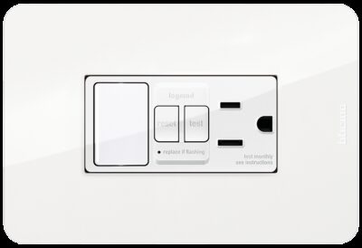 TOMA ICFT C/PROTEC INFA 2P+T  APAGADOR SCLLO 15A 125V INCL P - JW4028GFAG6Q